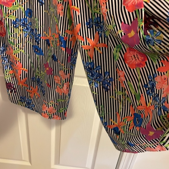 Spense striking striped & floral jumpsuit! Tie at waist. Falls mid calf. Size M. - Picture 6 of 13